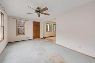 2483 N Newhall Ln, Milwaukee, WI 53211 - Photo 4