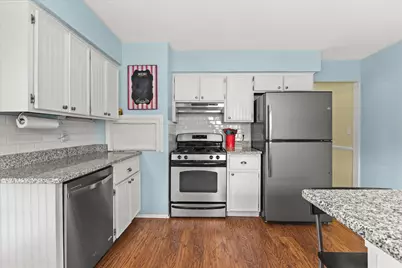 4002 S 91st Pl #4004, Greenfield, WI 53228 - Photo 4