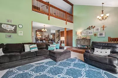 2814  Buckingham Ct, Waukesha, WI 53188 - Photo 6