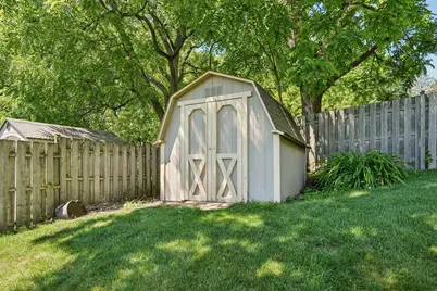 2814  Buckingham Ct, Waukesha, WI 53188 - Photo 34