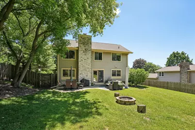 2814  Buckingham Ct, Waukesha, WI 53188 - Photo 32