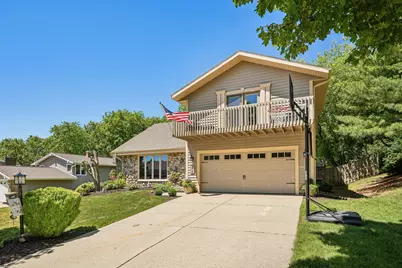 2814  Buckingham Ct, Waukesha, WI 53188 - Photo 2