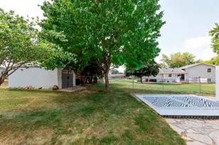 401 Oak Ridge Ct, Fort Atkinson, WI 53538 - Photo 6