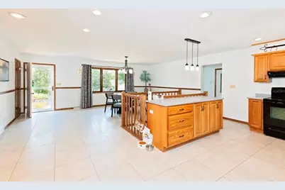 401  Oak Ridge Ct, Fort Atkinson, WI 53538 - Photo 12