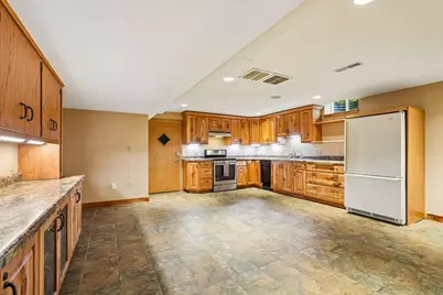 150 N 87th St, Wauwatosa, WI 53226 - Photo 34