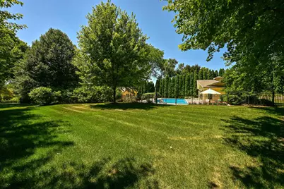 5792  Finch Ln, Greendale, WI 53129 - Photo 4