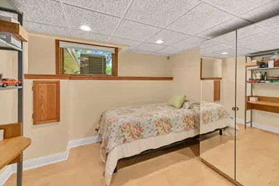 5792  Finch Ln, Greendale, WI 53129 - Photo 32