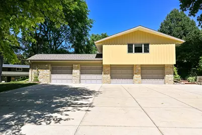 5792  Finch Ln, Greendale, WI 53129 - Photo 2