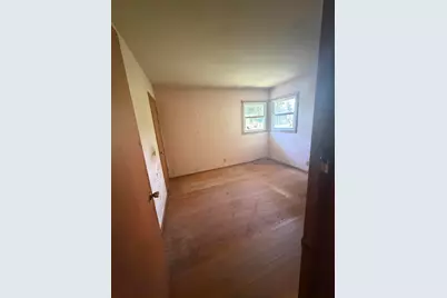 6047 S Elaine Ave, Cudahy, WI 53110 - Photo 6