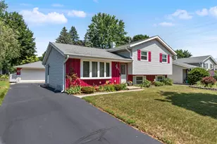 2108 Hemlock St, West Bend, WI 53090 - Photo 6