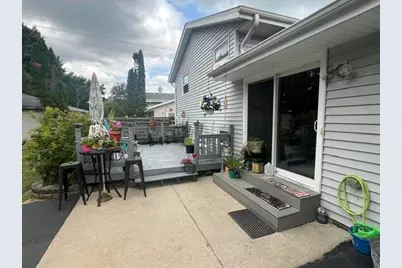 2108  Hemlock St, West Bend, WI 53090 - Photo 4