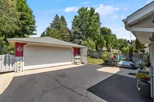 2108 Hemlock St, West Bend, WI 53090 - Photo 2