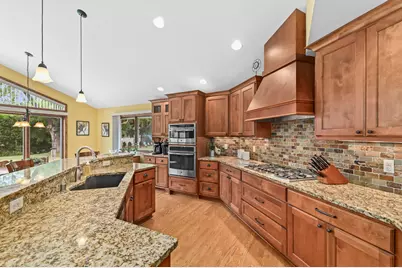 9515 W Hadley St, Milwaukee, WI 53222 - Photo 12