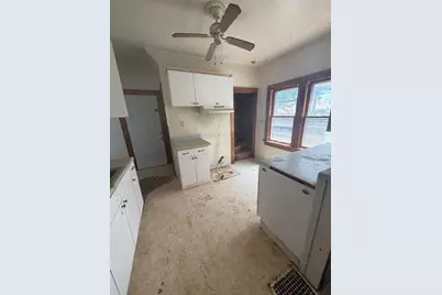 1324 S 77th St, West Allis, WI 53214 - Photo 6
