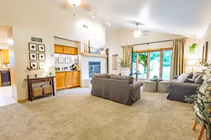 W226N2555 Oakwood Ln, Pewaukee, WI 53186 - Photo 2