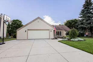 W226N2555 Oakwood Ln, Pewaukee, WI 53186 - Photo 34