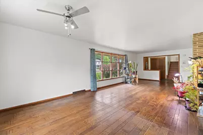 9041 N Rexleigh Dr, Bayside, WI 53217 - Photo 6