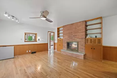 9041 N Rexleigh Dr, Bayside, WI 53217 - Photo 14