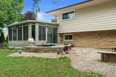 9041 N Rexleigh Dr, Bayside, WI 53217 - Photo 40
