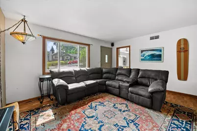 W271N2641  Pear Tree Ln, Pewaukee, WI 53072 - Photo 6