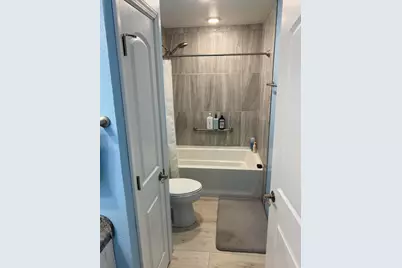 N114W16680  Crown Dr #4, Germantown, WI 53022 - Photo 32