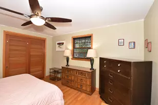 6600 N Braeburn Ln, Glendale, WI 53209 - Photo 16
