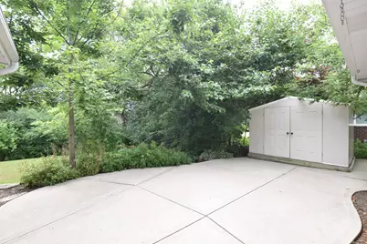 6600 N Braeburn Ln, Glendale, WI 53209 - Photo 40