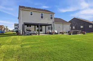 35123 Yahara Dr, Summit, WI 53066 - Photo 40