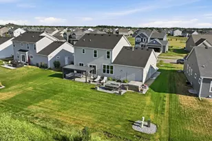 35123 Yahara Dr, Summit, WI 53066 - Photo 4