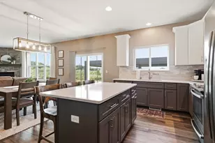 35123 Yahara Dr, Summit, WI 53066 - Photo 12