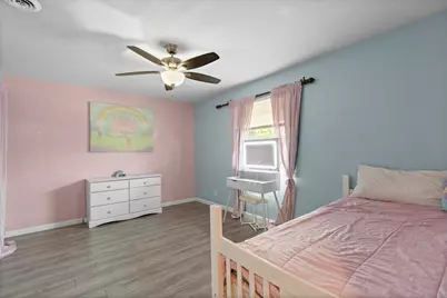 9625 W Metcalf Pl, Milwaukee, WI 53222 - Photo 18