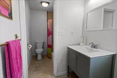 9625 W Metcalf Pl, Milwaukee, WI 53222 - Photo 22