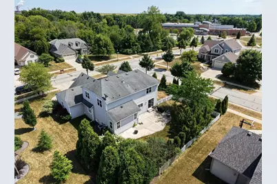 10375 S Monardy Ln, Oak Creek, WI 53154 - Photo 2