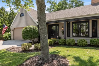 945 W Shaker Cir, Mequon, WI 53092 - Photo 54