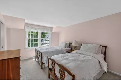 945 W Shaker Cir, Mequon, WI 53092 - Photo 38