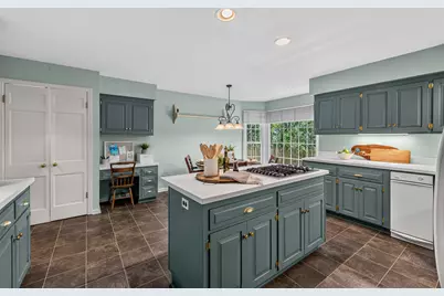 945 W Shaker Cir, Mequon, WI 53092 - Photo 18