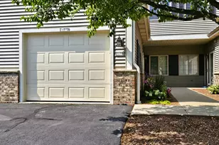 2178 Pine Ridge Ct, Grafton, WI 53024 - Photo 4