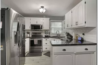 7927  20th Ave, Kenosha, WI 53143 - Photo 6