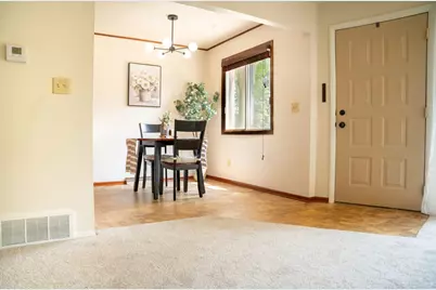 W169N11506  Biscayne Dr, Germantown, WI 53022 - Photo 6