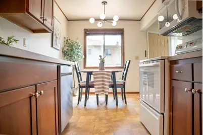 W169N11506  Biscayne Dr, Germantown, WI 53022 - Photo 8