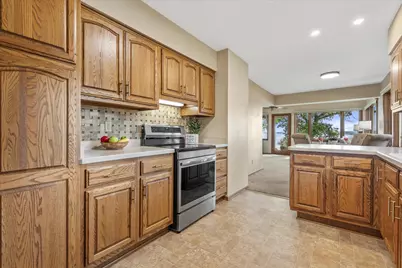 7301 W Wind Lake Rd, Racine, WI 53185 - Photo 14
