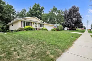1827 Creek Rd, West Bend, WI 53090 - Photo 22