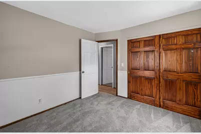 10404 W Darnel St, Milwaukee, WI 53224 - Photo 4