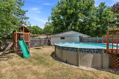 10404 W Darnel St, Milwaukee, WI 53224 - Photo 18