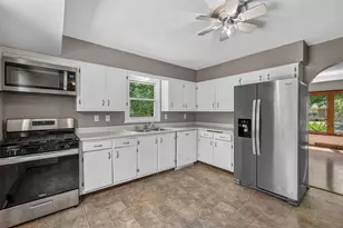 10404 W Darnel Ave, Milwaukee, WI 53224 - Photo 8