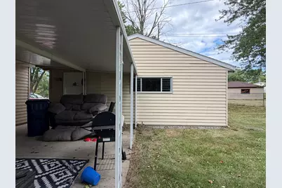 5713 W Calumet Rd, Milwaukee, WI 53223 - Photo 16