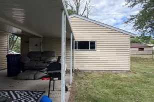 5713 W Calumet Rd, Milwaukee, WI 53223 - Photo 16