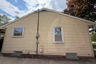 5713 W Calumet Rd, Milwaukee, WI 53223 - Photo 6