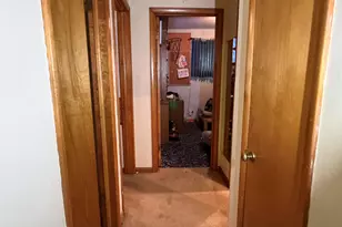 5713 W Calumet Rd, Milwaukee, WI 53223 - Photo 28
