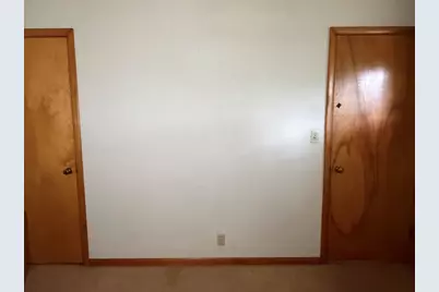 5713 W Calumet Rd, Milwaukee, WI 53223 - Photo 30